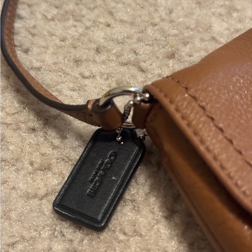 Coach Park Large Flap Wristlet Vintage - Picture 2 of 5